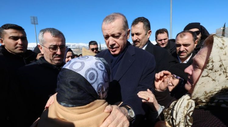 Erdogan recunoaște că intervențiile de după cutremur nu decurg conform planului