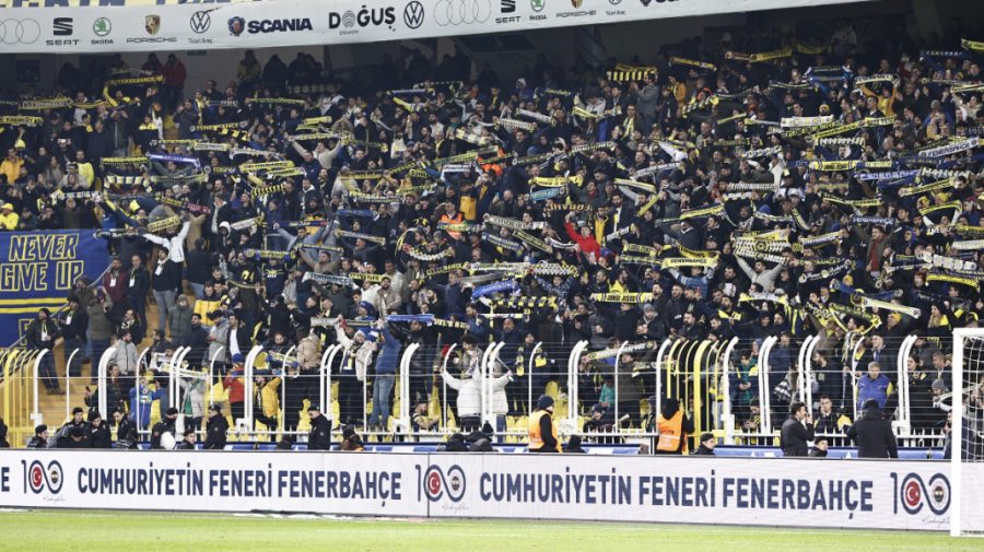 „Demisionează, omule!”. Fanii echipei Fenerbahce Istanbul au cerut demisia lui Erdogan