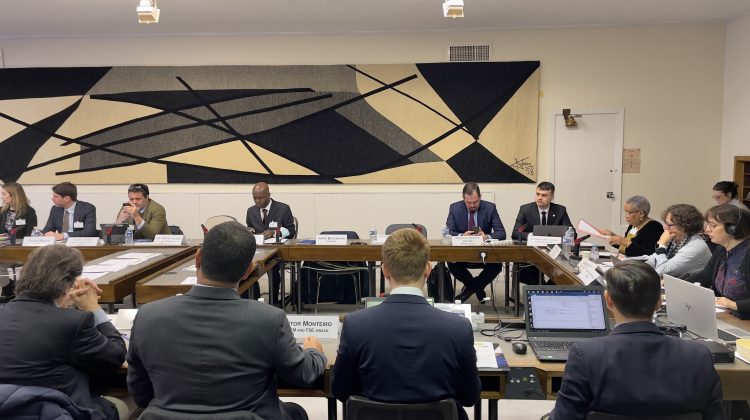 Un membru al Comisiei Electorale Centrale, plecat pentru trei zile la Paris! Ce face acolo