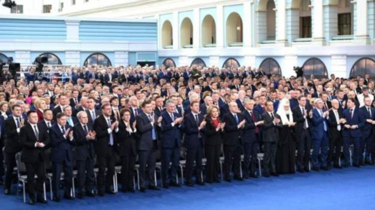 Prezenți mulți, dar nu oamenii-cheie. Prietenii lui Putin, cât degetele de la o mână, nu au fost la Adunarea Federală