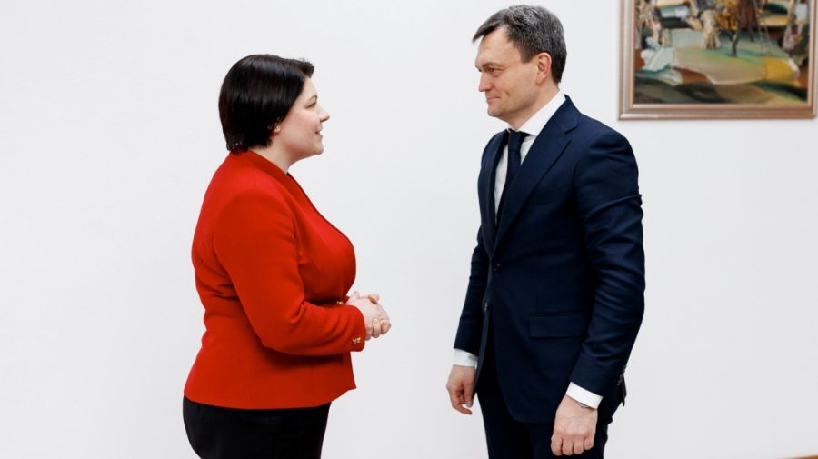 FOTO Față-n față! Gavrilița către Recean: „Voi continua să fiu alături de Guvern”. Ce i-a mai spus