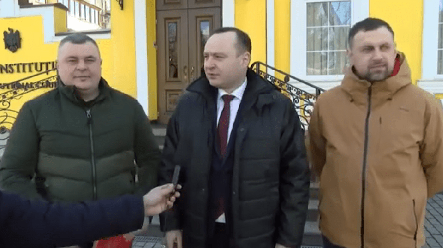 VIDEO Cozi la ușa Înaltei Curți! După MAN și PSRM a depus o sesizare, privind desemnarea premierului Recean