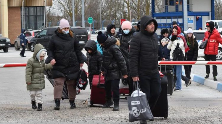 Protecţia temporară pentru ucrainenii refugiaţi în Moldova se prelungeşte cu 1 an. Vor putea trece hotarul cu buletinul