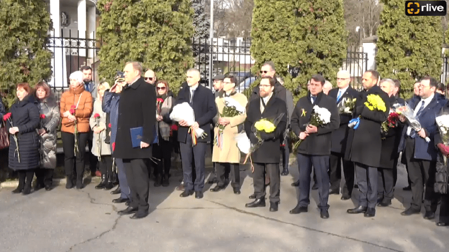 LIVE de la Ambasada Ucrainei. Diplomații trimiși de Kiev, Bruxelles și Washington, cu discursuri la un an de război