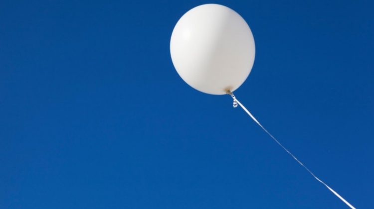 Unul dintre baloanele distruse de SUA cu rachete de 400.000 de dolari ar putea fi simplu – de doar 12 dolari