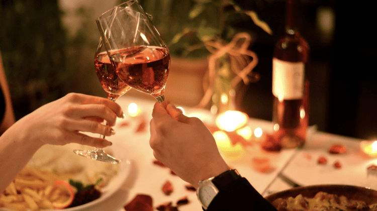Surprinde-ți jumătatea cu o cină romantică. TOP 5 restaurante din Chișinău pentru Ziua Îndrăgostiților