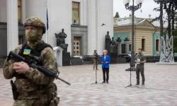 Summit Ucraina-UE la Kiev. Oficialii europeni au primit instrucţiuni: nimeni nu poartă verde ca Zelenski