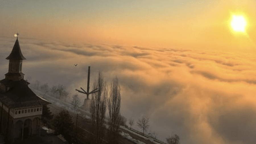 VIDEO Imagini desprinse din poveste! „Fierbe” Dunărea