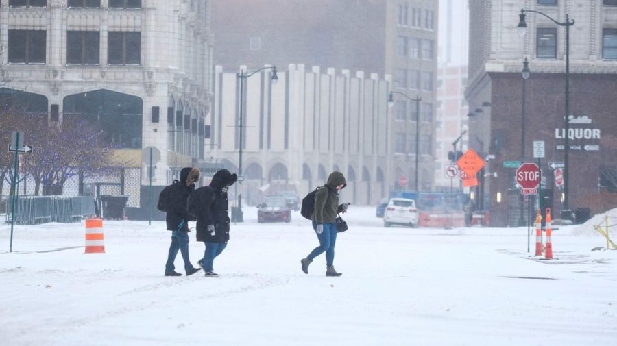 Natura se răzbună? America de Nord este lovită în acelaşi timp de viscol şi de un val de căldură