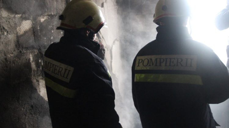 Incendiu într-un apartament de pe Alba Iulia. Două persoane au murit, iar una a ajuns la spital
