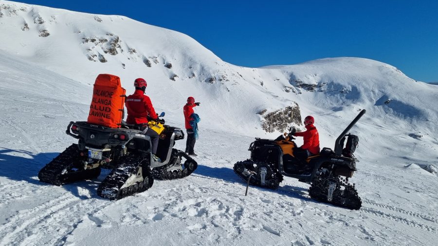 Avalanșă puternică în România. Un turist aflat la schi și-ar fi pierdut viața