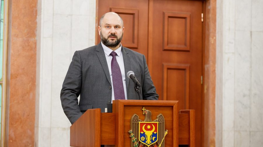 VIDEO Victor Parlicov, șeful ministerului care nu există: Sunt singurul angajat