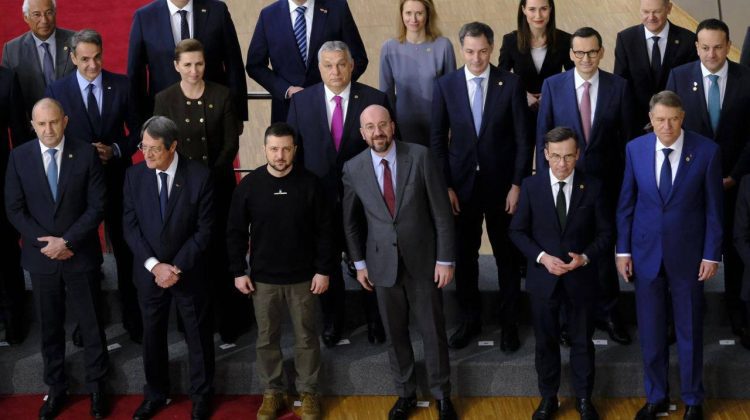 VIDEO Lideri UE observați de presa europeană că nu au aplaudat la sosirea lui Zelenski la Bruxelles. Vezi cine sunt