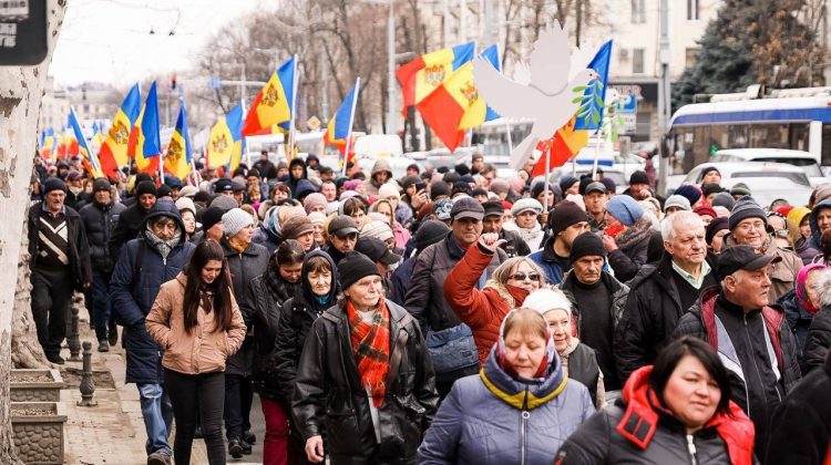 Protestul Mișcării Pentru Popor: Oamenii cer guvernării să achite facturile și să nu admită război în Moldova