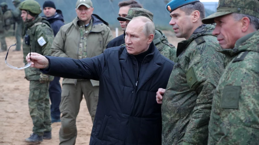 Și-a pierdut Putin încrederea în conducerea militară?
