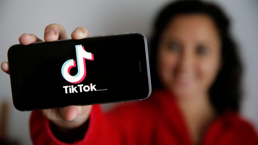 TikTok lansează o modalitate de resetare a feed-ului For You și actualizează sistemul de recomandări