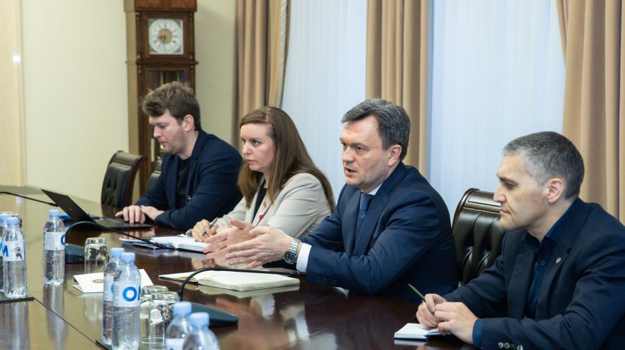 Vin banii sau se fac controale? După Sandu, delegația FMI a ajuns și la premierul Recean