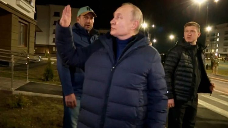 Podoliak după vizita lui Putin la Mariupol: Criminalul revine întotdeauna la locul crimei