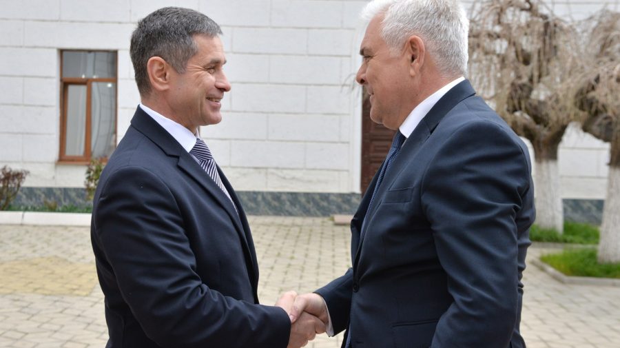 Ministrul Apărării din Româna, în vizită la omologul moldovean. Discuții despre misiunile de pacificare NATO și UE