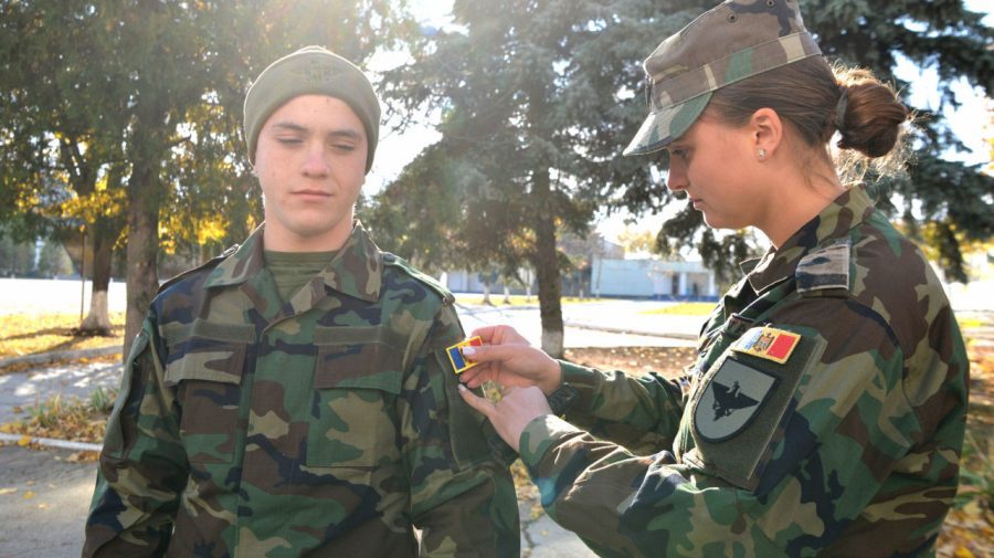 Nosatîi: Militarii care lucrează pe bază de contract nu vor mai fi nevoiți să vină la muncă cu mâncare de acasă