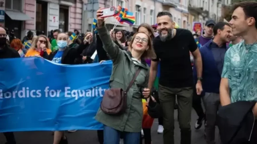 Ucrainenii au înregistrat un proiect de lege care va permite persoanelor LGBT+ să-și oficializeze relația