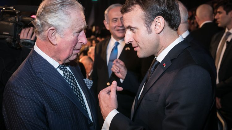 Protestele din Franța îl țin pe regele Charles departe de Macron. Palatul Elysee: Vrem să fie primit în condiții…