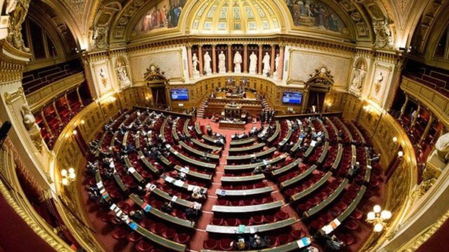 Francezii se vor pensiona la 64 de ani: Senatul a votat controversata lege