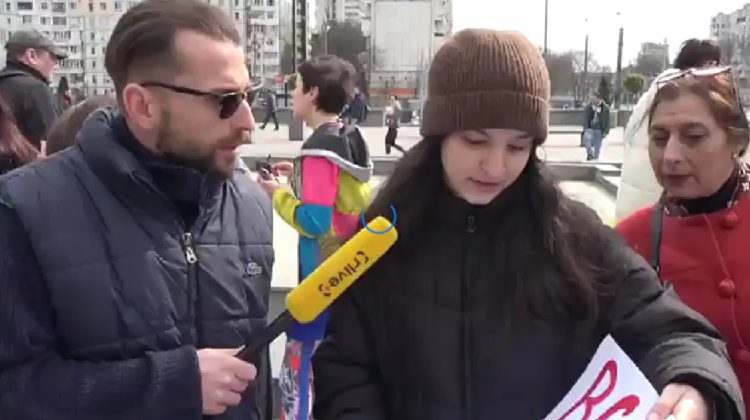 LIVE pe RLIVE TV: Marșul Feminist din Capitală. Traian Stoianov află ce vor să transmită manifestanții
