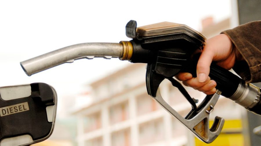 „Cadou” pentru șoferi, la sfârșit de săptămână. Cât costă azi benzina și motorina