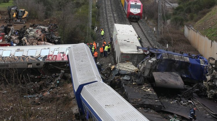 Bilanţul accidentului de tren din Grecia a ajuns la 57 de morţi. Protestele au continuat pentru a doua zi consecutiv