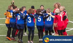 FOTO Echipele de femei a Moldindconbank și a vedetelor au jucat fotbal în ajun de 8 martie