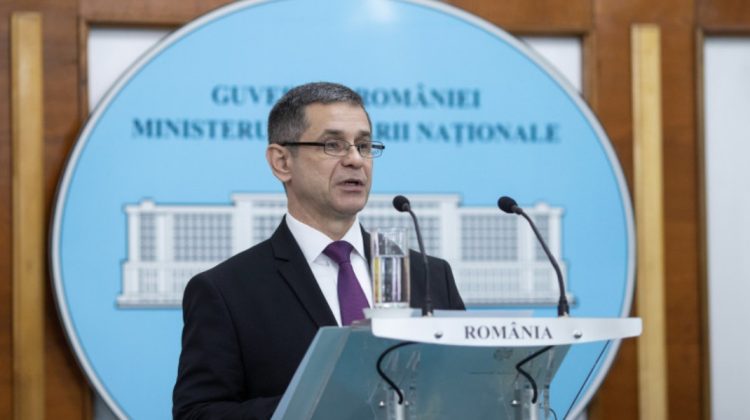 VIDEO Ministrul Apărării pentru presa română: Îmi doresc ca Ucraina să îşi redobândească teritoriile, inclusiv Crimeea