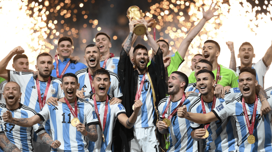 FOTO N-a uitat de nimeni! Ce cadou le-a făcut Messi colegilor din națională, după câștigarea Cupei Mondiale