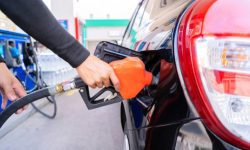 Săptămâna ieftinirilor continuă! Prețul carburanților le dă din ochi șoferilor și azi. Cât costă benzina