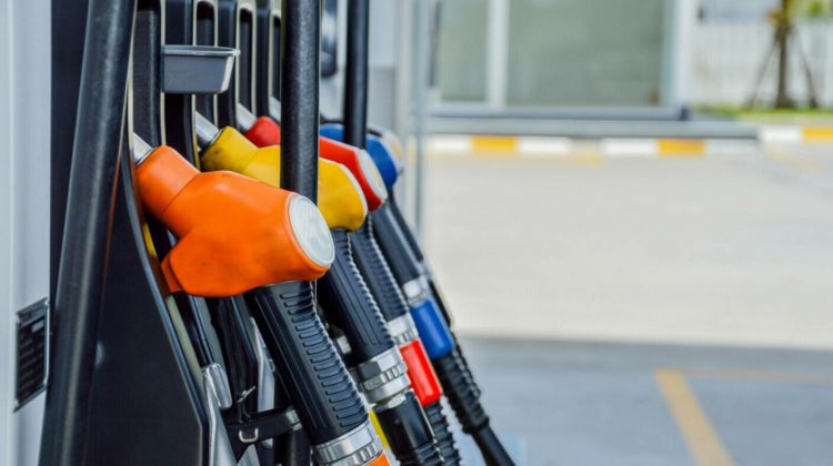 Prețurile la carburanți nu contenesc să crească. Cât va costa benzina și motorina, astăzi, 19 septembrie