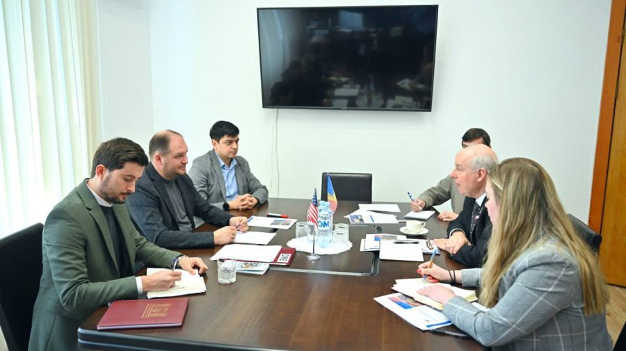 FOTO Ceban s-a întâlnit cu Logsdon. Despre ce au discutat cei doi oficiali