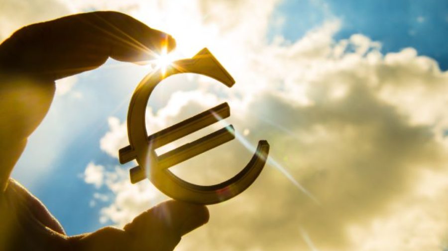 CURS VALUTAR 22 martie: Euro se scumpește cu 12 bani! Cât valorează azi dolarul