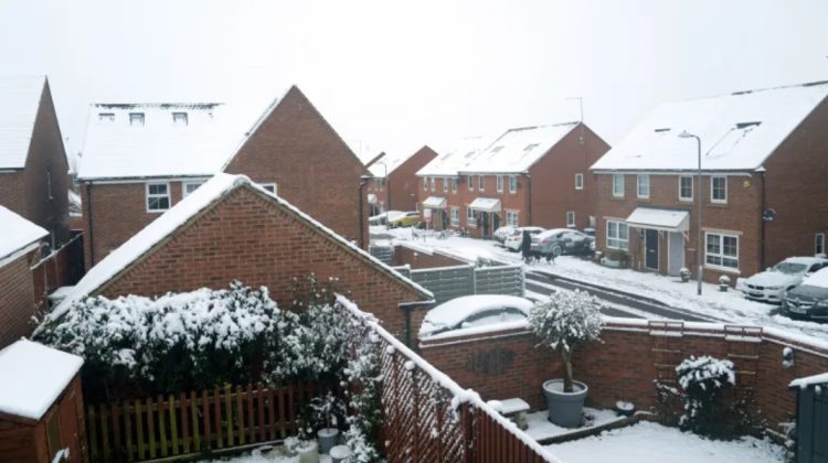 VIDEO Britanicii resimt furia furtunii Larisa! În unele regiuni se așteaptă zăpadă de 40 cm