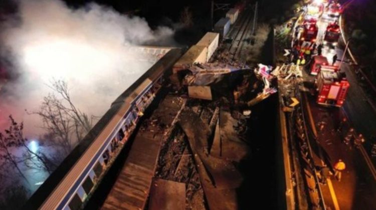 VIDEO Tragedie fără margini în Grecia. Cel puţin 29 de morţi şi 85 de răniţi după ce două trenuri s-au ciocnit