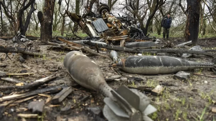 Ucraina caută bombe cu dispersie din SUA pentru a le lansa din drone împotriva blindatelor