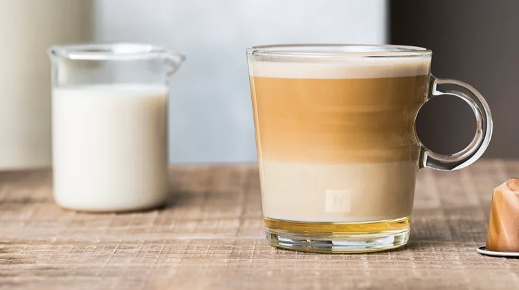 Cât de sănătos e laptele pentru cafea? Iată ce spun specialiștii despre acest produs