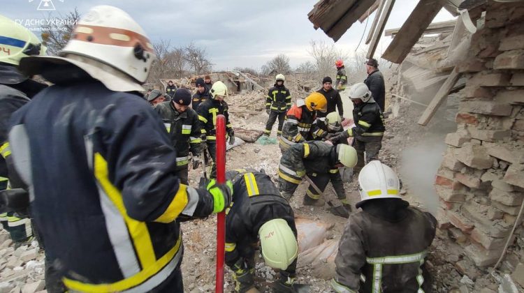 Cinci persoane au decedat în regiunea Lvov după ce o rachetă le-a căzut peste casă. FOTO dezolante de la fața locului