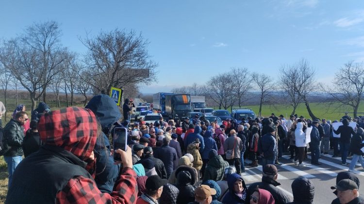 Un nou flashmob organizat de ȘOR: Au fost blocate mai multe drumuri din diferite regiuni ale țării