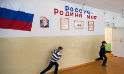 „Voluntariat” forțat! Elevii ruși ar putea să fie impuși să confecționeze obiecte pentru războiul din Ucraina