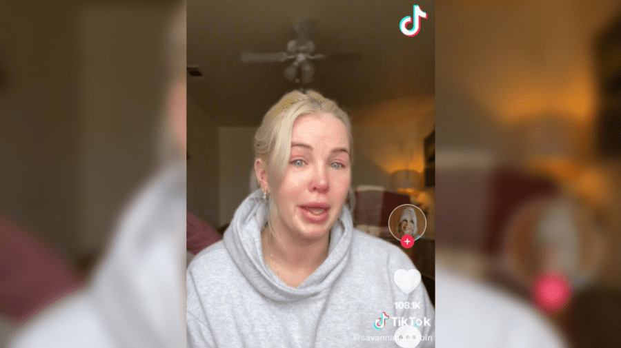 Unei mame „influencer” i-a fost luat copilul de către serviciile sociale în urma unui video revoltător postat