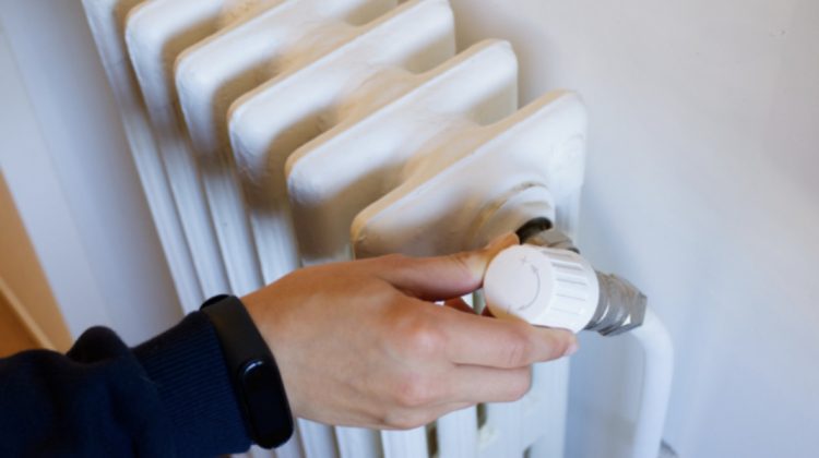 VIDEO Consumatorii de energie termică din blocuri se vor putea înțelege cum împart căldura. Parlicov: E problema lor