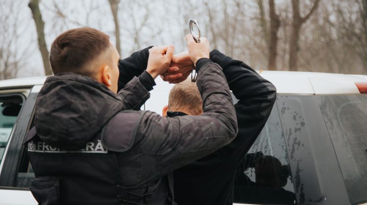 Un ucrainean, căutat pe INTERPOL, reținut la punctul de trecere a frontierei Leușeni