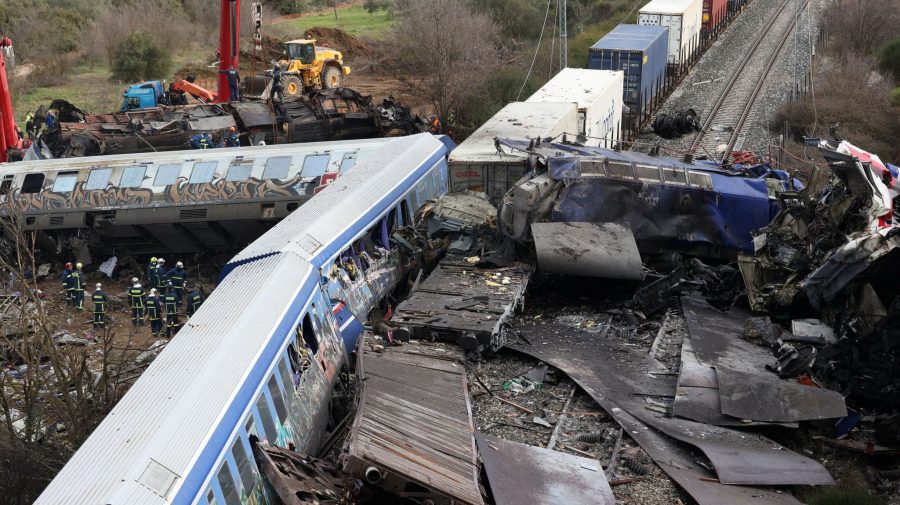 Tragedia feroviară din Grecia. Ministrul Transporturilor şi-a anunţat demisia: E de datoria mea să fac asta