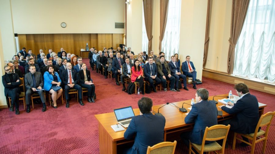 FOTO Premierul a prezidat ședința Consiliului Economic: „Moldova este o țară sigură pentru investiții”