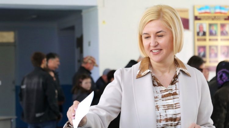 FOTO Irina Vlah a votat la alegerile din Găgăuzia. Ce așteptări are de la bașcanul succesor?